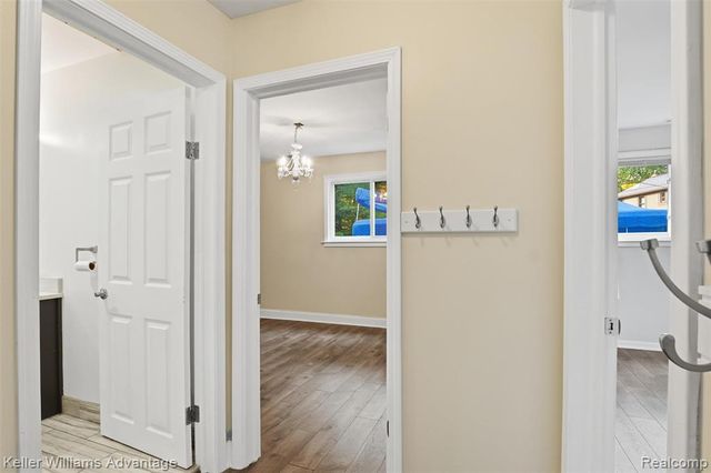 701 Artdale Drive, White Lake, MI 48383