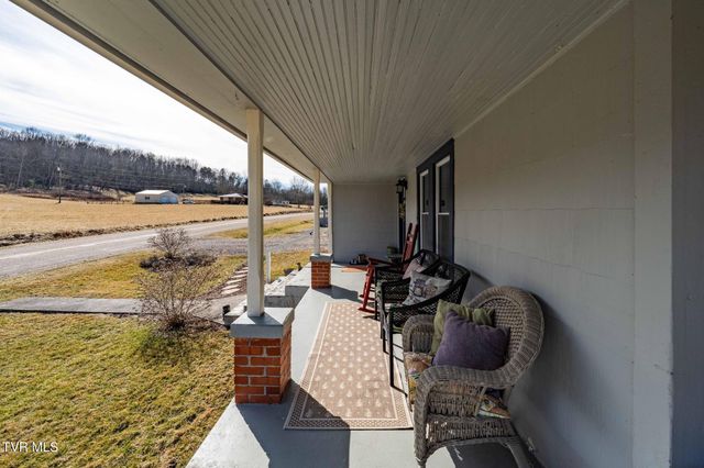 2734 Crackers Neck Road, Mountain City, TN 37683