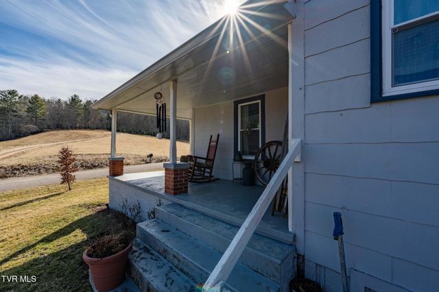 2734 Crackers Neck Road, Mountain City, TN 37683