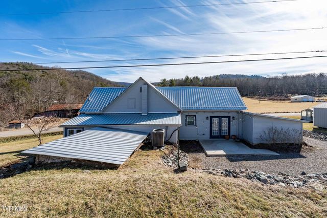 2734 Crackers Neck Road, Mountain City, TN 37683