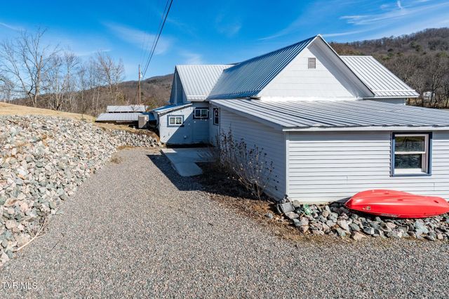 2734 Crackers Neck Road, Mountain City, TN 37683