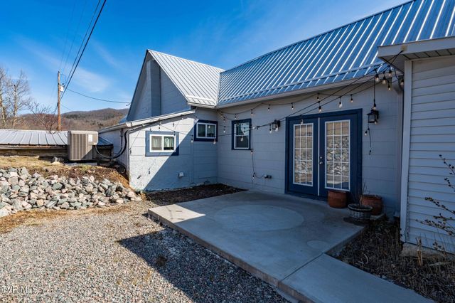 2734 Crackers Neck Road, Mountain City, TN 37683