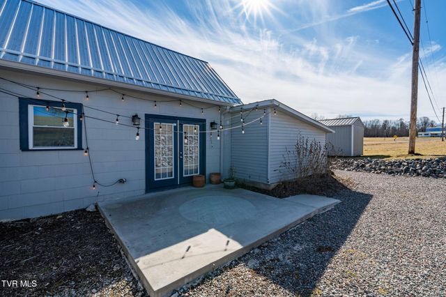 2734 Crackers Neck Road, Mountain City, TN 37683