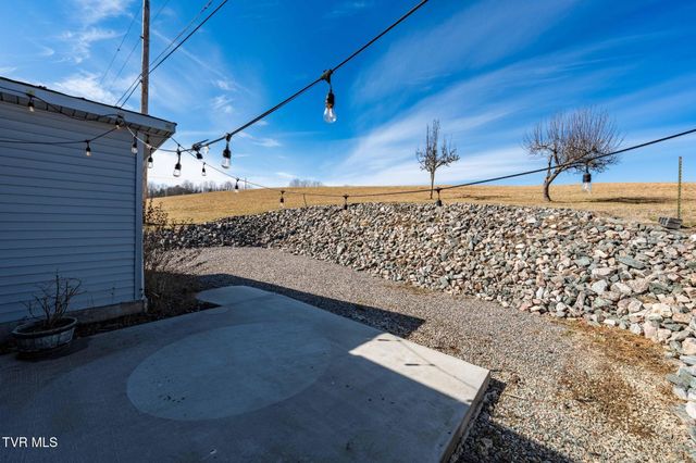 2734 Crackers Neck Road, Mountain City, TN 37683