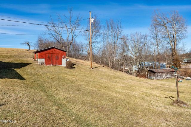 2734 Crackers Neck Road, Mountain City, TN 37683