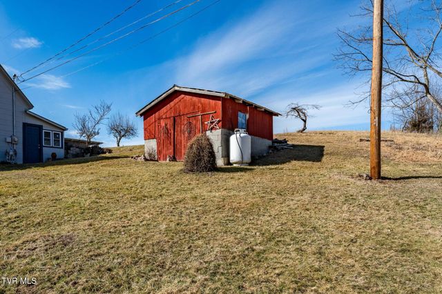 2734 Crackers Neck Road, Mountain City, TN 37683