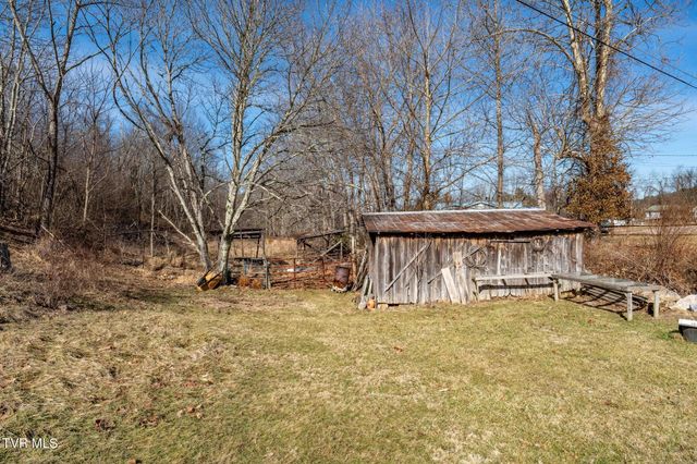 2734 Crackers Neck Road, Mountain City, TN 37683