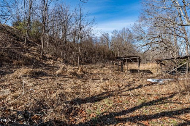 2734 Crackers Neck Road, Mountain City, TN 37683