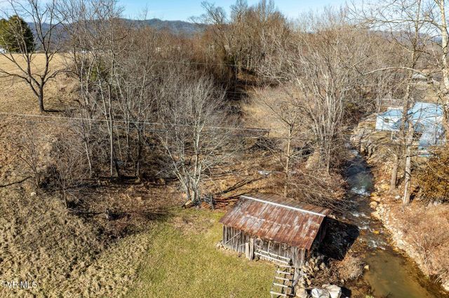 2734 Crackers Neck Road, Mountain City, TN 37683