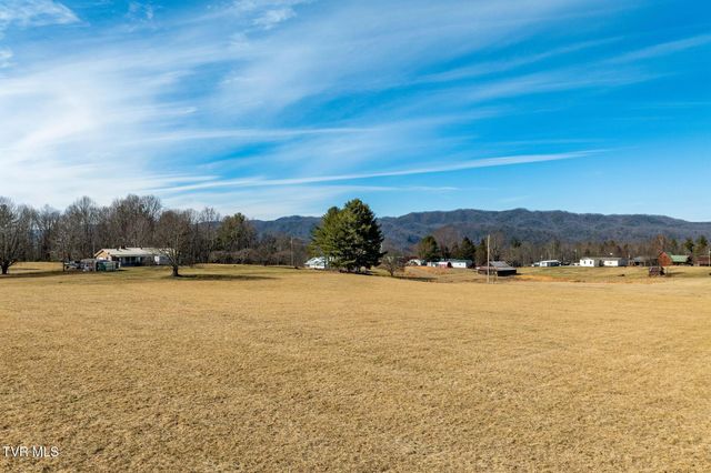 2734 Crackers Neck Road, Mountain City, TN 37683