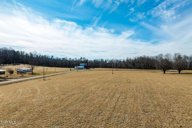 2734 Crackers Neck Road, Mountain City, TN 37683