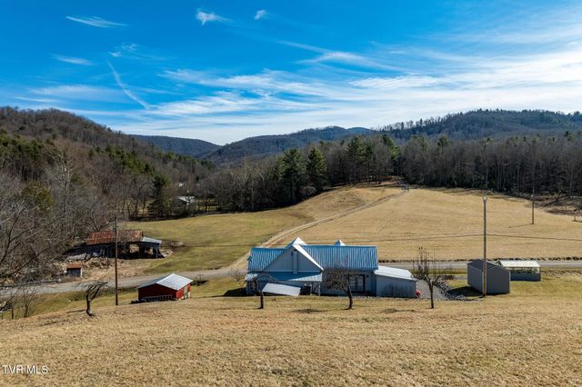 2734 Crackers Neck Road, Mountain City, TN 37683