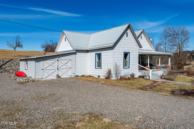 2734 Crackers Neck Road, Mountain City, TN 37683