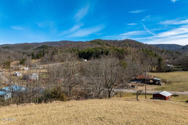 2734 Crackers Neck Road, Mountain City, TN 37683