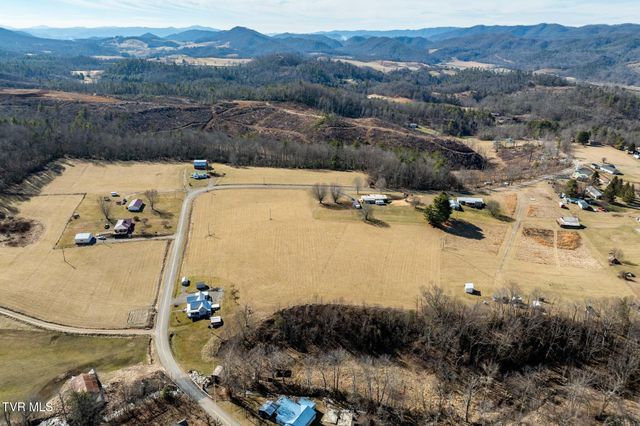 2734 Crackers Neck Road, Mountain City, TN 37683