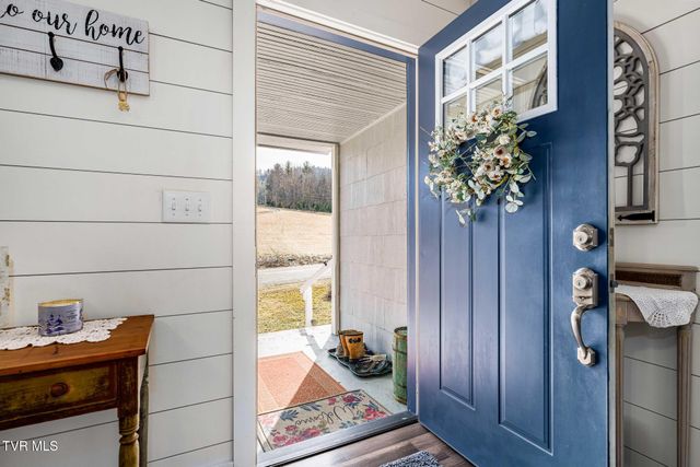 2734 Crackers Neck Road, Mountain City, TN 37683