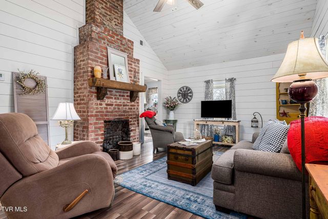 2734 Crackers Neck Road, Mountain City, TN 37683