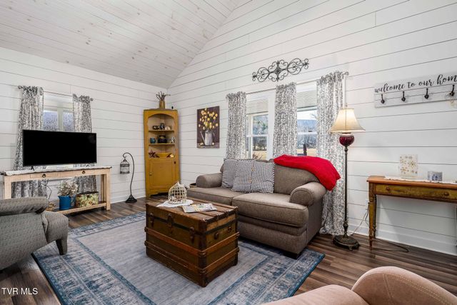 2734 Crackers Neck Road, Mountain City, TN 37683