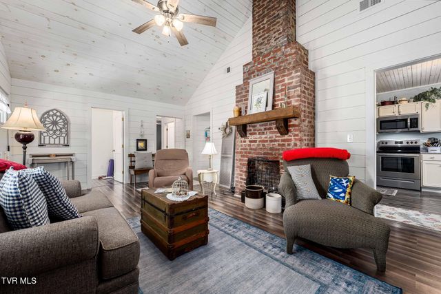 2734 Crackers Neck Road, Mountain City, TN 37683