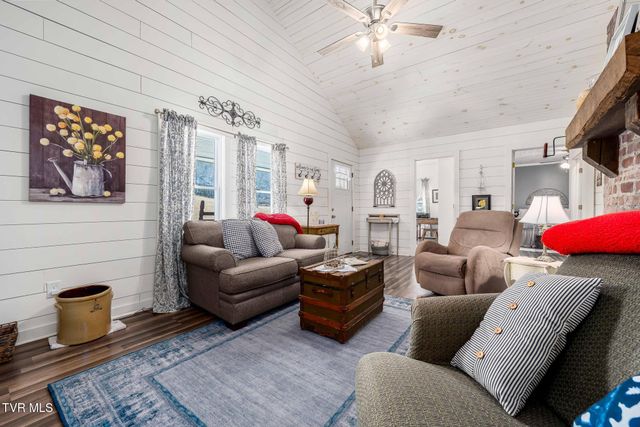 2734 Crackers Neck Road, Mountain City, TN 37683