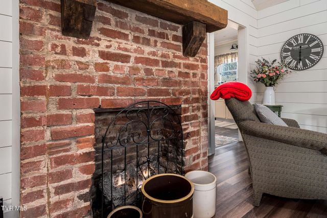 2734 Crackers Neck Road, Mountain City, TN 37683