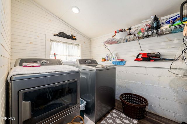 2734 Crackers Neck Road, Mountain City, TN 37683