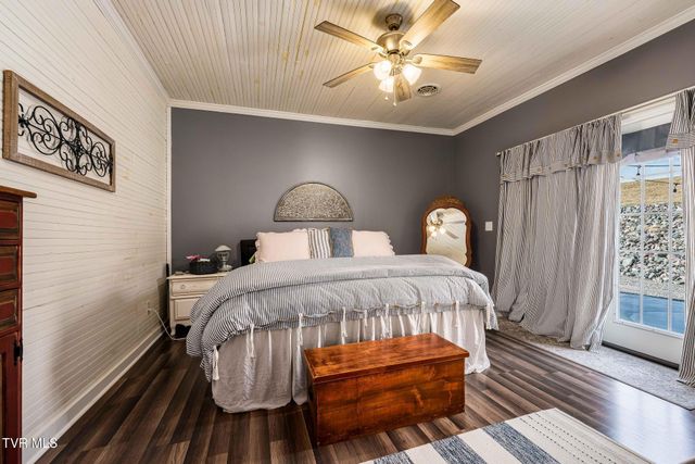 2734 Crackers Neck Road, Mountain City, TN 37683