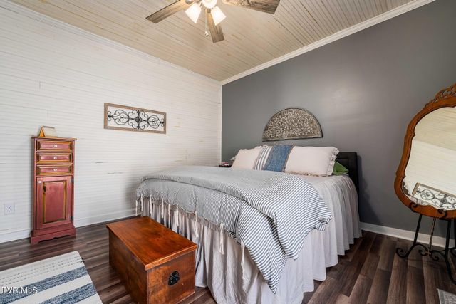 2734 Crackers Neck Road, Mountain City, TN 37683