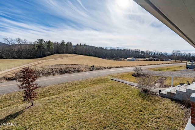 2734 Crackers Neck Road, Mountain City, TN 37683