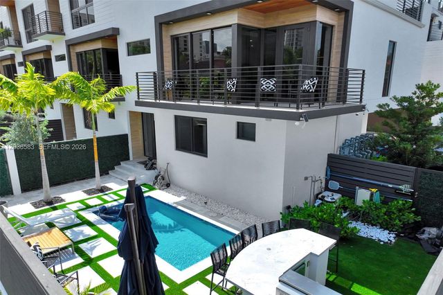 820 NE 2nd Street 1, Fort Lauderdale, FL 33301