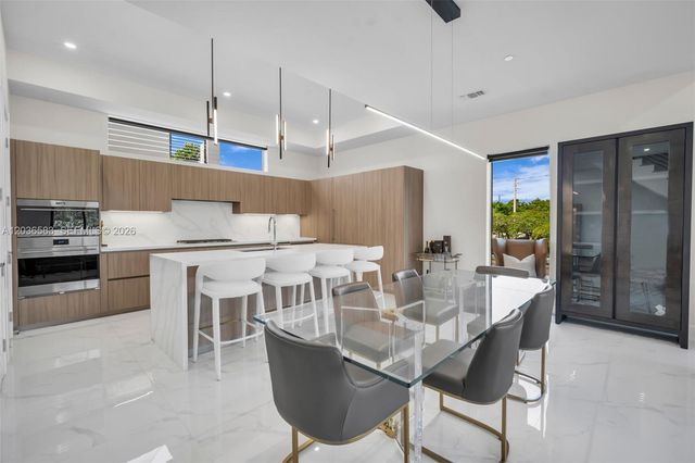 820 NE 2nd Street 1, Fort Lauderdale, FL 33301