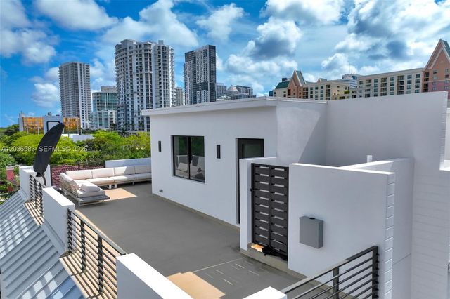 820 NE 2nd Street 1, Fort Lauderdale, FL 33301