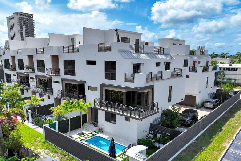 820 NE 2nd Street 1, Fort Lauderdale, FL 33301