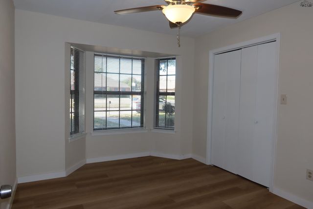 4819 ROYAL OAK STREET, Wichita Falls, TX 76308