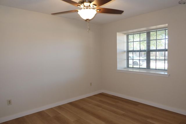 4819 ROYAL OAK STREET, Wichita Falls, TX 76308