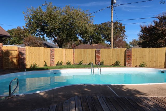 4819 ROYAL OAK STREET, Wichita Falls, TX 76308