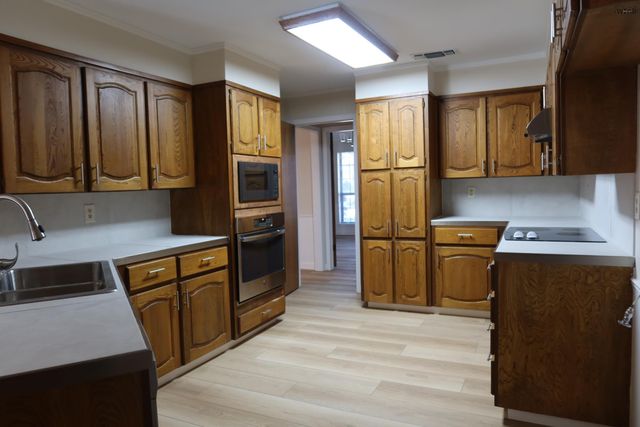 4819 ROYAL OAK STREET, Wichita Falls, TX 76308