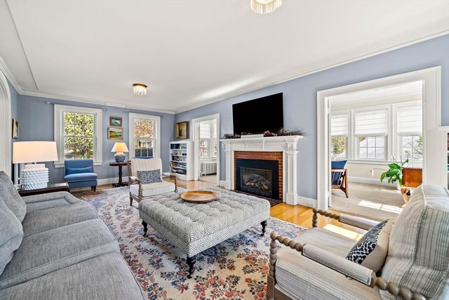 57 Garden Rd, Lowell, MA 01852