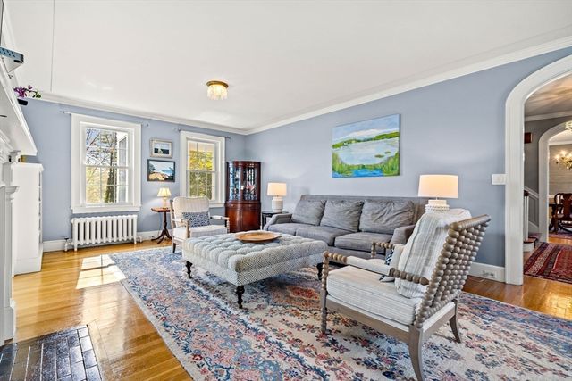 57 Garden Rd, Lowell, MA 01852