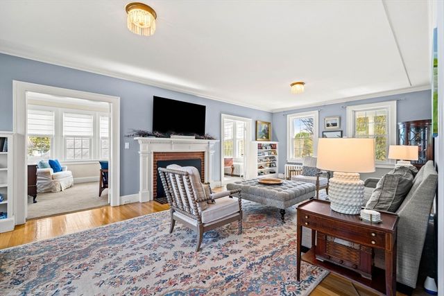 57 Garden Rd, Lowell, MA 01852