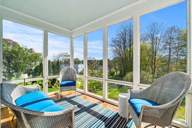 57 Garden Rd, Lowell, MA 01852