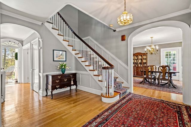 57 Garden Rd, Lowell, MA 01852