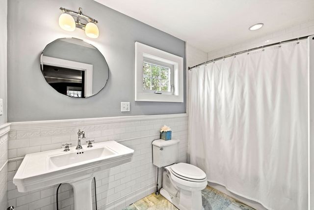 57 Garden Rd, Lowell, MA 01852