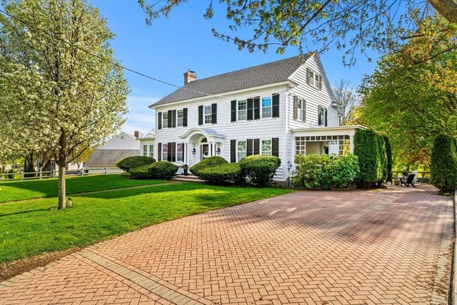 57 Garden Rd, Lowell, MA 01852