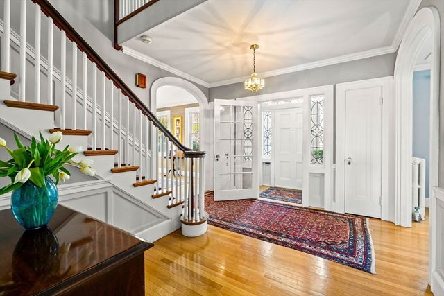 57 Garden Rd, Lowell, MA 01852