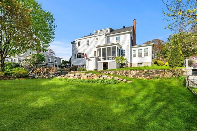 57 Garden Rd, Lowell, MA 01852