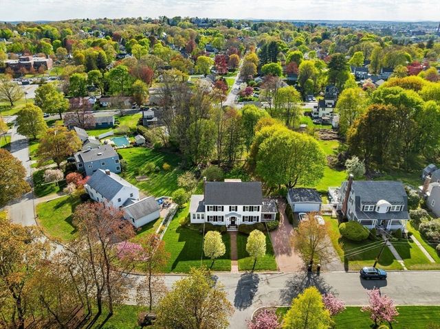 57 Garden Rd, Lowell, MA 01852