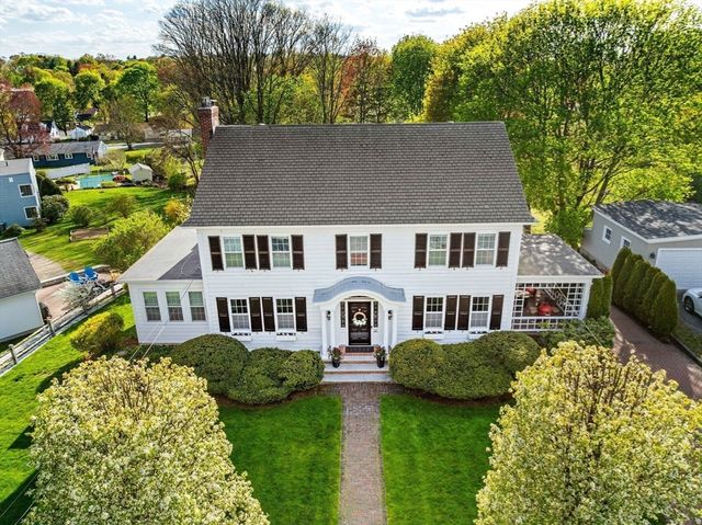 57 Garden Rd, Lowell, MA 01852