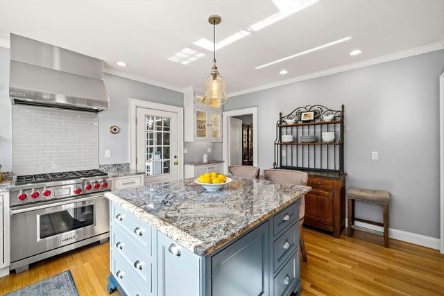 57 Garden Rd, Lowell, MA 01852