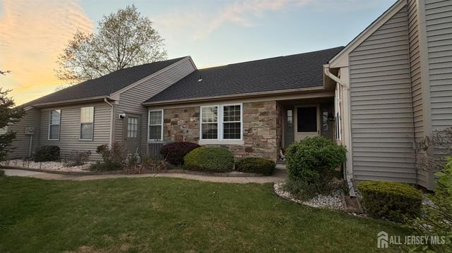 3 William Penn Court, Monroe, NJ 08831